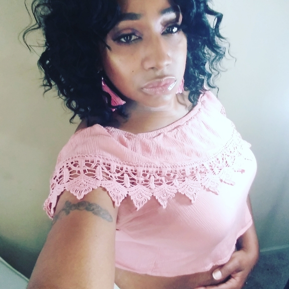 Meet your Posher, MsTasha - Picture 3 of 3